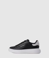 Ikon NFT kore sneakers